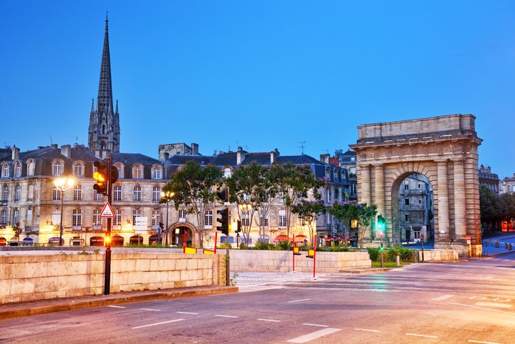découvrez les meilleures options d'assurance auto à bordeaux pour protéger votre véhicule tout en bénéficiant de tarifs compétitifs. comparez les offres et trouvez la couverture idéale qui s'adapte à vos besoins.